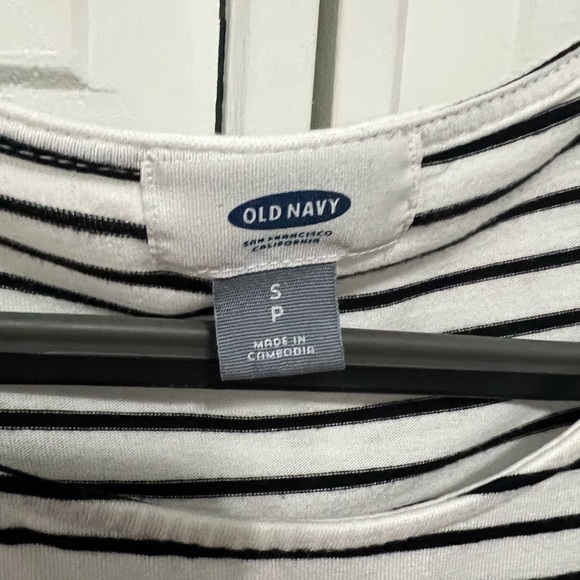 Old navy striped tee - Picture 2 of 2